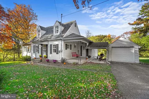 55 Old Mill Inn Rd, York, PA 17404