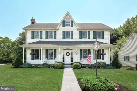 745 Spruce Dr, Hanover, PA 17331