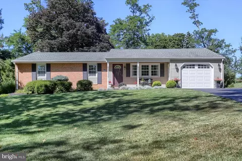 511 Benyou Ln, New Cumberland, PA 17070