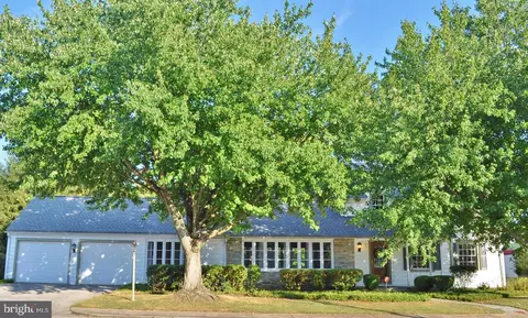 211 N 3rd St, New Freedom, PA 17349
