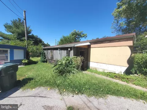 58 Mobile Dr, Thomasville, PA 17364