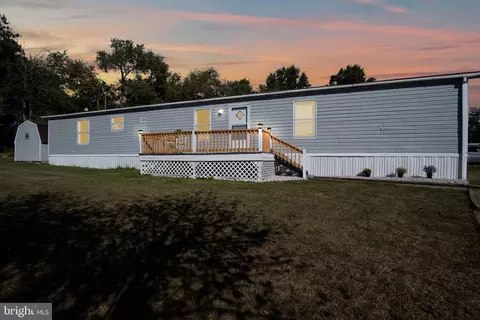 2736 Genna Cir, Dover, PA 17315
