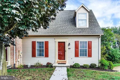 128 Lisa Ln, York, PA 17402