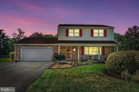 21 Covington Dr, Manchester, PA 17345