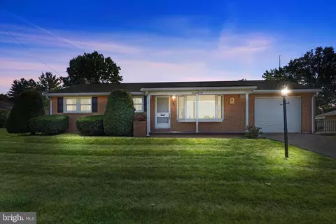 2210 Sycamore Rd, York, PA 17408