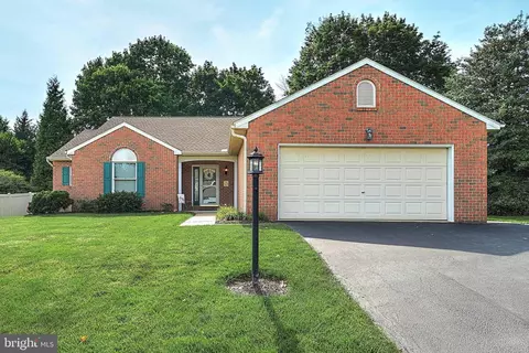 109 Meadow Hill Dr, York, PA 17402
