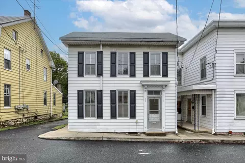 14 S 2nd St, Dillsburg, PA 17019