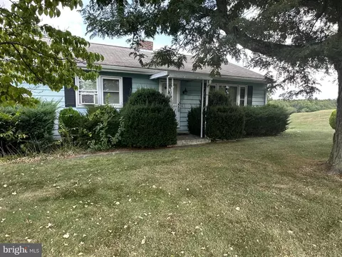 160 Impounding Dam Rd, Hanover, PA 17331
