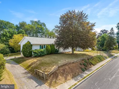 102 Park Heights Blvd, Hanover, PA 17331