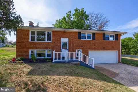 2098 Loman Ave, York, PA 17408