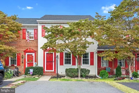 650 Robin Hill Cir, York, PA 17404