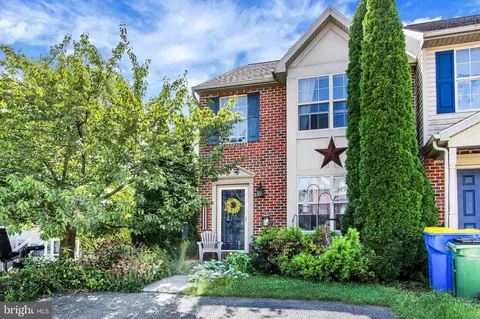 21 Sara Ln, Hanover, PA 17331
