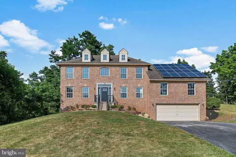 100 Bramblewood Ln, Lewisberry, PA 17339