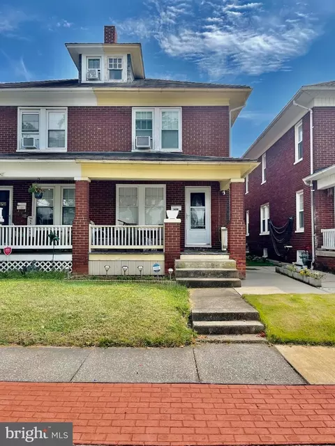 1430 W Poplar Ter, York, PA 17404