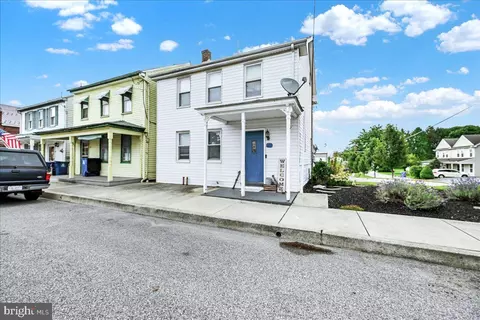 29 N York St, Etters, PA 17319