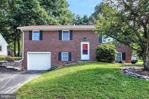 60 Bragg St, Hanover, PA 17331