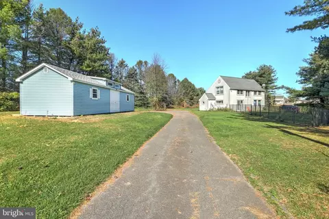 342 E Main Ext St, Felton, PA 17322