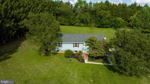 1525 Jefferson Rd, Spring Grove, PA 17362
