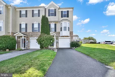 135 Bruaw Dr, York, PA 17406