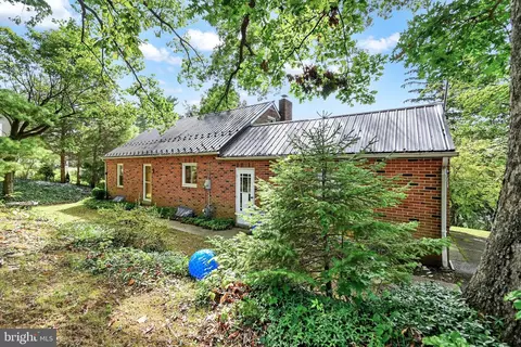 87 Park Ave, Glen Rock, PA 17327