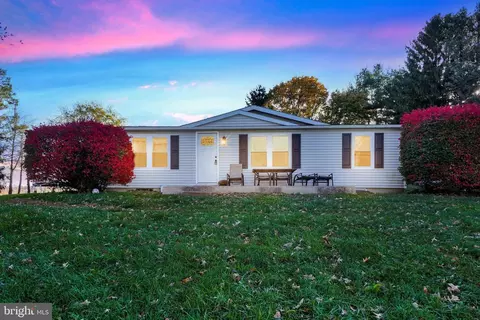8217 Reynolds Mill Rd, Seven Valleys, PA 17360