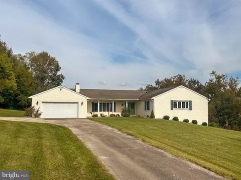 551 Ridge Rd, Fawn Grove, PA 17321