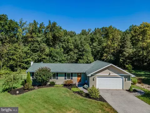666 Old Quaker Rd, Lewisberry, PA 17339