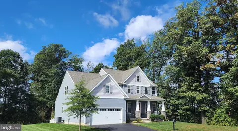 21 Ascot Dr, Shrewsbury, PA 17361