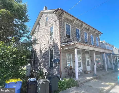 44 S Main St, Manchester, PA 17345