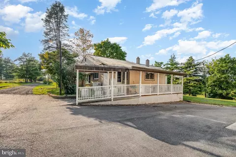 38 N Grantham Rd, Dillsburg, PA 17019