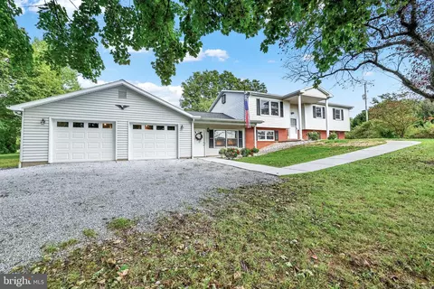 9445 Carlisle Rd, Dillsburg, PA 17019