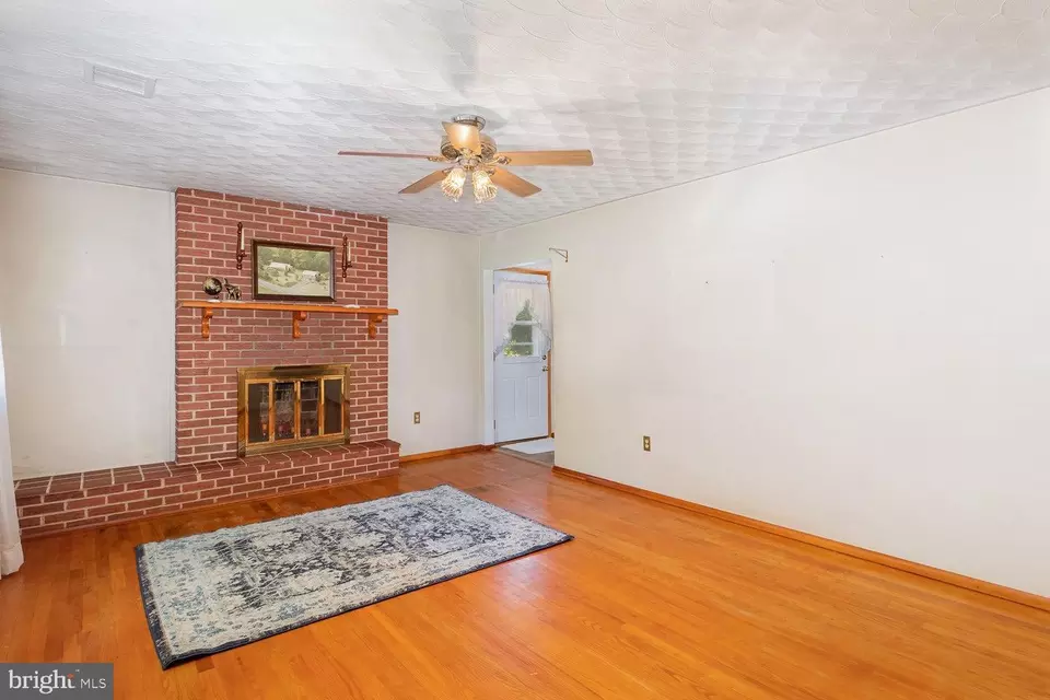  321 N York Rd, Mechanicsburg, PA 17055 photo 3
