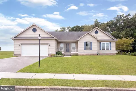 21 Boulder Rd, Hanover, PA 17331