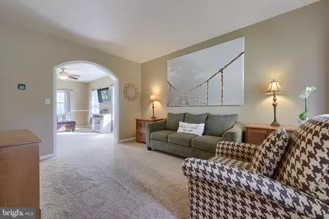 32 Eagleton Dr, York, PA 17407 photo 5