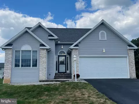 407 Woodland Dr, Dillsburg, PA 17019