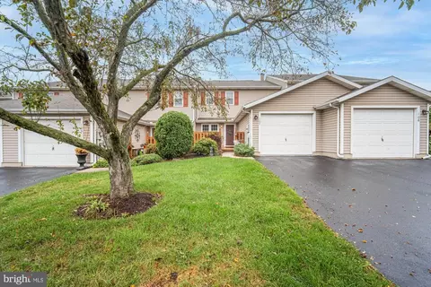 107 Bentwood Ln, York, PA 17408