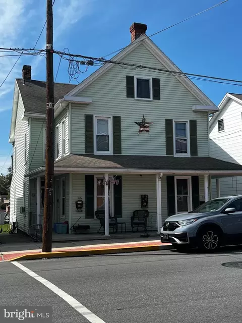 86 N 88 N Main St, Spring Grove, PA 17362