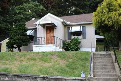 47 Cottage Ave, Glen Rock, PA 17327