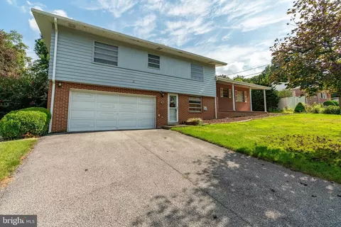 592 Greendale Rd, York, PA 17403