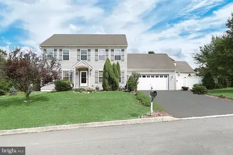 210 Joan Dr, York Haven, PA 17370