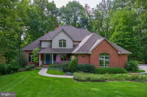 1950 High Rock Ln, York, PA 17406