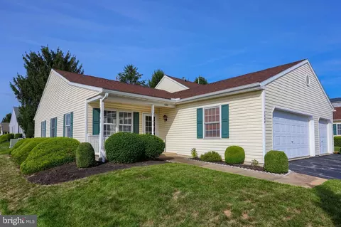 1048 Village Way, York, PA 17404