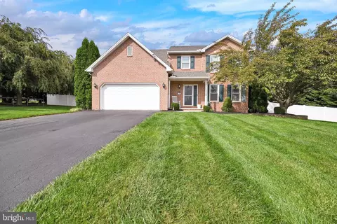 218 N Highland Dr, Shrewsbury, PA 17361