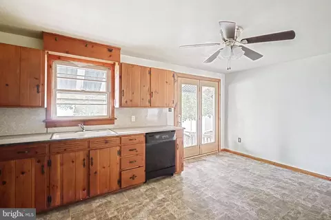 937 E Walnut St, Hanover, PA 17331 photo 13