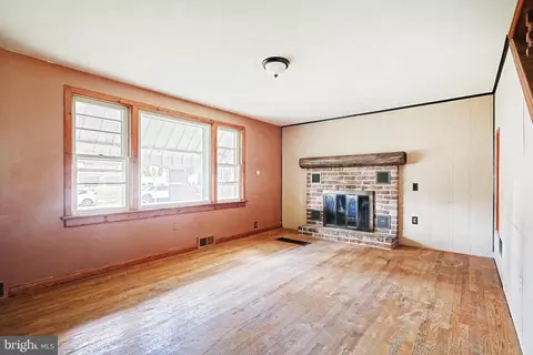 937 E Walnut St, Hanover, PA 17331 photo 10