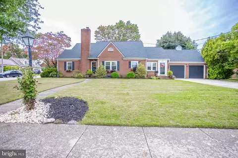 221 Clearview Rd, Hanover, PA 17331