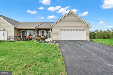 3237 Faire Wynd Pl, Dover, PA 17315