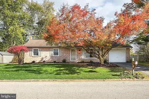 7 Crosswind Dr, Shrewsbury, PA 17361