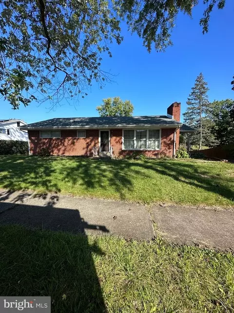 111 Sunset Dr, New Cumberland, PA 17070
