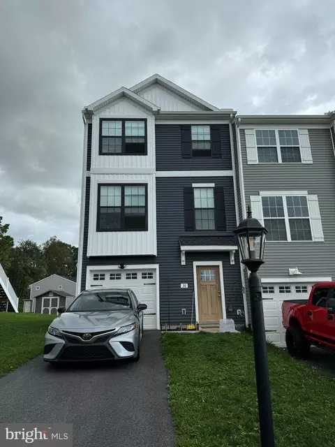 38 Overlook Dr, Hanover, PA 17331